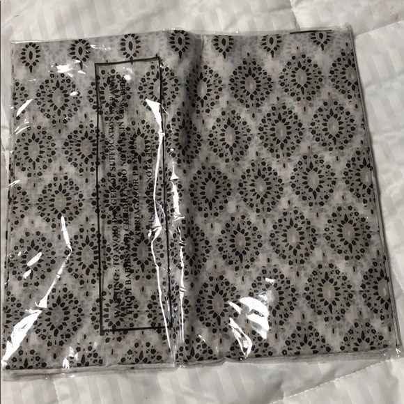 Scarf - Picture 2 of 2